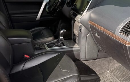 Toyota Land Cruiser Prado 150 рестайлинг 2, 2020 год, 4 850 000 рублей, 17 фотография