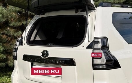 Toyota Land Cruiser Prado 150 рестайлинг 2, 2020 год, 4 850 000 рублей, 12 фотография