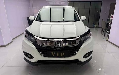 Honda Vezel, 2022 год, 1 350 000 рублей, 2 фотография