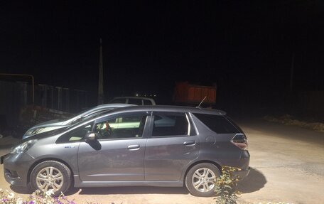 Honda Fit Shuttle I рестайлинг, 2013 год, 1 100 000 рублей, 24 фотография