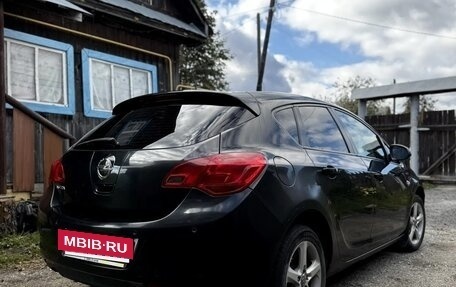 Opel Astra J, 2011 год, 600 000 рублей, 3 фотография