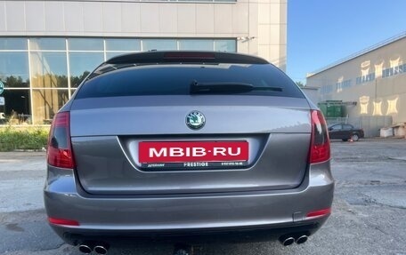 Skoda Superb III рестайлинг, 2011 год, 1 300 000 рублей, 14 фотография