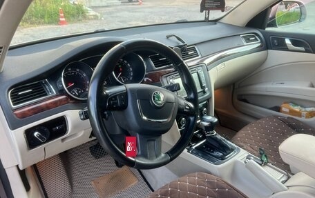 Skoda Superb III рестайлинг, 2011 год, 1 300 000 рублей, 9 фотография