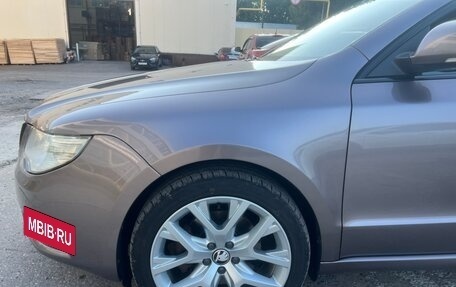 Skoda Superb III рестайлинг, 2011 год, 1 300 000 рублей, 18 фотография