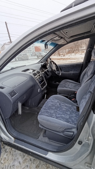 Toyota Ipsum I, 1998 год, 500 000 рублей, 14 фотография