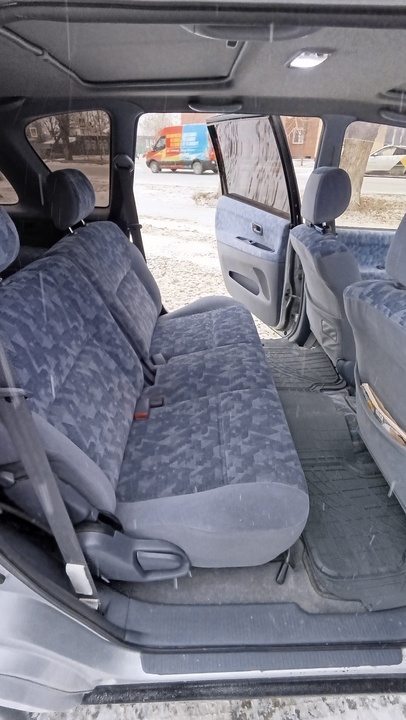 Toyota Ipsum I, 1998 год, 500 000 рублей, 16 фотография