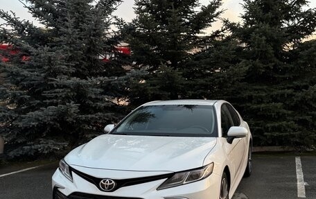 Toyota Camry, 2021 год, 2 200 000 рублей, 1 фотография