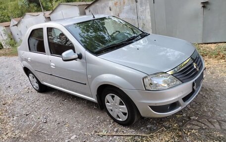 Renault Logan I, 2013 год, 700 000 рублей, 3 фотография