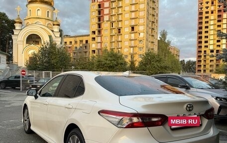 Toyota Camry, 2021 год, 2 200 000 рублей, 2 фотография