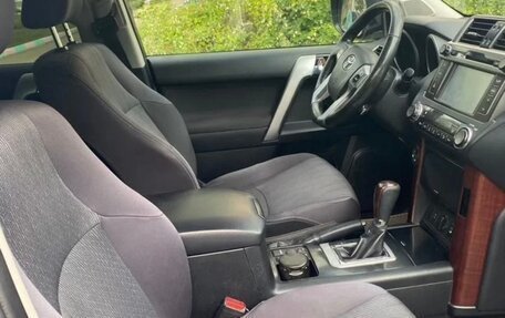 Toyota Land Cruiser Prado 150 рестайлинг 2, 2014 год, 3 550 000 рублей, 8 фотография