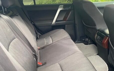 Toyota Land Cruiser Prado 150 рестайлинг 2, 2014 год, 3 550 000 рублей, 9 фотография
