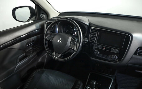 Mitsubishi Outlander III рестайлинг 3, 2019 год, 1 749 000 рублей, 8 фотография