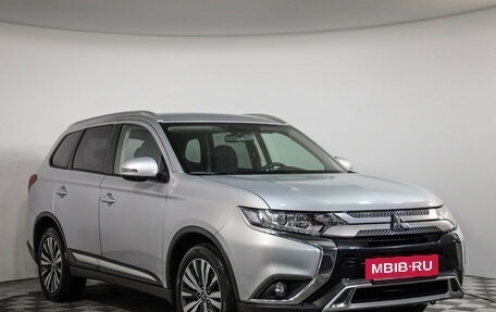 Mitsubishi Outlander III рестайлинг 3, 2019 год, 1 749 000 рублей, 3 фотография