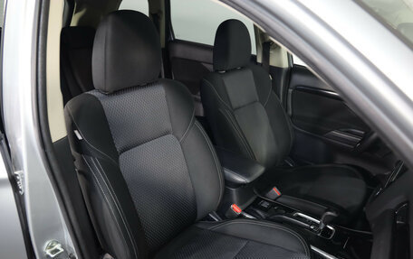 Mitsubishi Outlander III рестайлинг 3, 2019 год, 1 749 000 рублей, 20 фотография