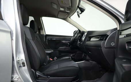 Mitsubishi Outlander III рестайлинг 3, 2019 год, 1 749 000 рублей, 21 фотография
