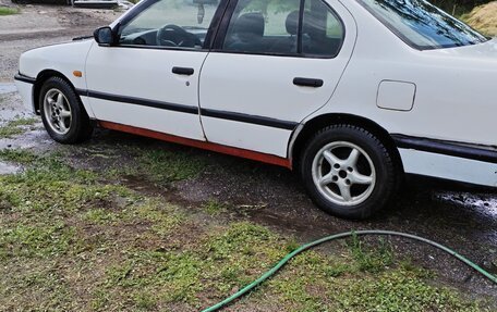 Nissan Primera II рестайлинг, 1992 год, 125 000 рублей, 3 фотография