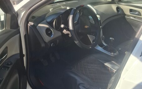 Chevrolet Cruze II, 2013 год, 690 000 рублей, 3 фотография