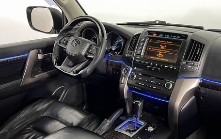 Toyota Land Cruiser 200, 2011 год, 2 420 000 рублей, 13 фотография
