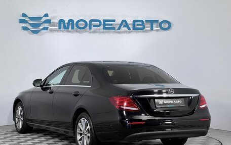 Mercedes-Benz E-Класс, 2018 год, 1 975 000 рублей, 7 фотография
