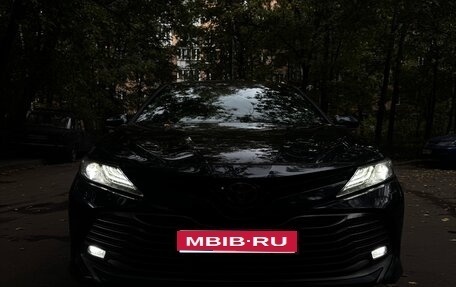 Toyota Camry, 2018 год, 2 700 000 рублей, 1 фотография