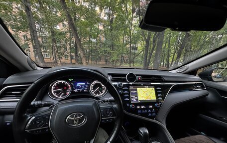 Toyota Camry, 2018 год, 2 700 000 рублей, 10 фотография