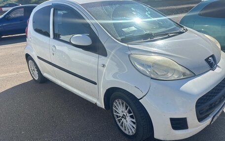 Peugeot 107 I рестайлинг, 2010 год, 430 000 рублей, 3 фотография