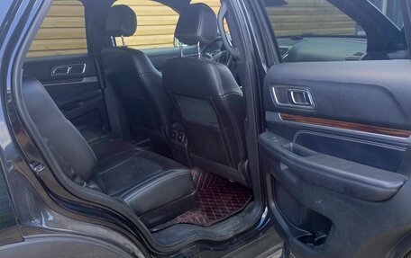 Ford Explorer VI, 2016 год, 2 400 000 рублей, 5 фотография