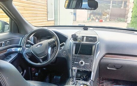 Ford Explorer VI, 2016 год, 2 400 000 рублей, 3 фотография