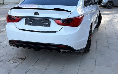 Hyundai Sonata VI, 2010 год, 880 000 рублей, 1 фотография