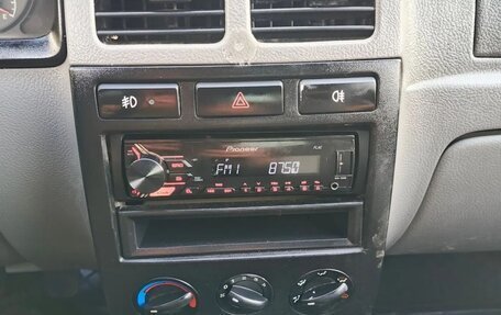 KIA Rio II, 2004 год, 255 000 рублей, 12 фотография