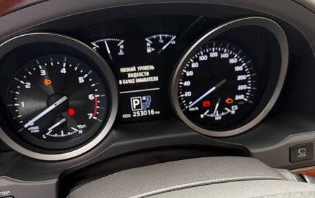 Toyota Land Cruiser 200, 2014 год, 3 950 000 рублей, 8 фотография