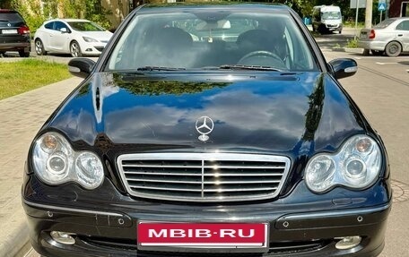 Mercedes-Benz C-Класс, 2006 год, 850 000 рублей, 2 фотография