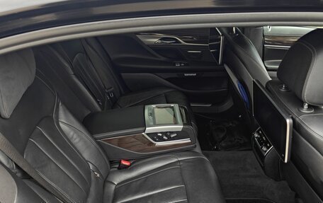 BMW 7 серия, 2017 год, 2 550 000 рублей, 20 фотография