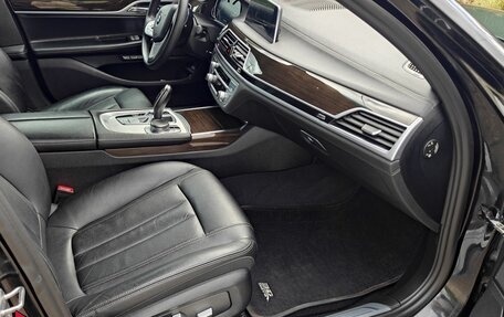 BMW 7 серия, 2017 год, 2 550 000 рублей, 15 фотография