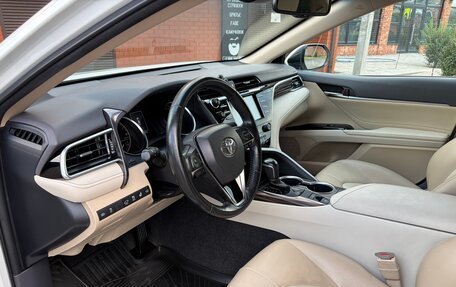 Toyota Camry, 2020 год, 2 700 000 рублей, 16 фотография