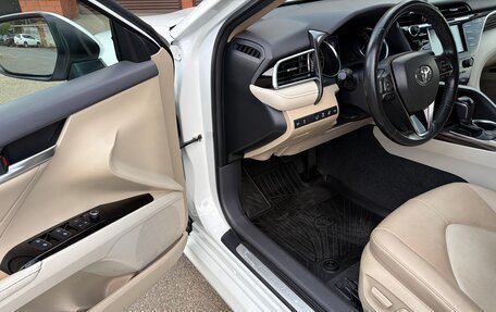 Toyota Camry, 2020 год, 2 700 000 рублей, 17 фотография