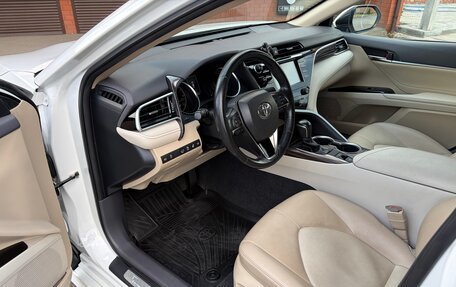 Toyota Camry, 2020 год, 2 700 000 рублей, 18 фотография