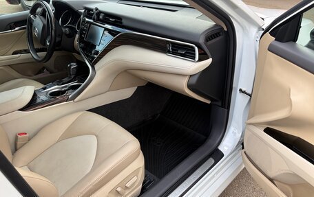 Toyota Camry, 2020 год, 2 700 000 рублей, 20 фотография