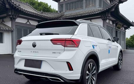 Volkswagen T-Roc I, 2023 год, 1 290 000 рублей, 6 фотография