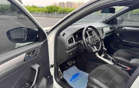 Volkswagen T-Roc I, 2023 год, 1 290 000 рублей, 7 фотография