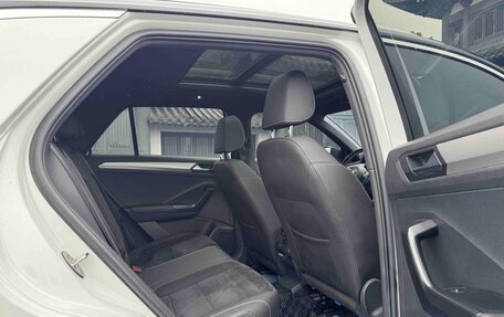 Volkswagen T-Roc I, 2023 год, 1 290 000 рублей, 16 фотография