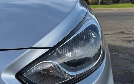 Hyundai Solaris II рестайлинг, 2012 год, 750 000 рублей, 5 фотография