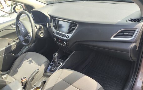 Hyundai Solaris II рестайлинг, 2018 год, 1 350 000 рублей, 2 фотография