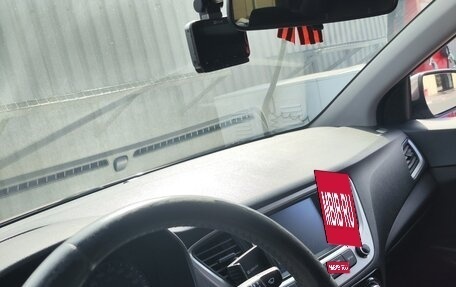 Hyundai Solaris II рестайлинг, 2018 год, 1 350 000 рублей, 7 фотография