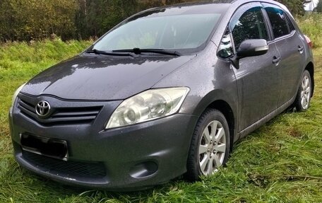 Toyota Auris II, 2010 год, 750 000 рублей, 2 фотография