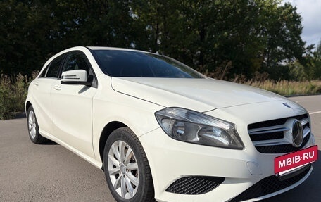 Mercedes-Benz A-Класс, 2015 год, 1 450 000 рублей, 6 фотография