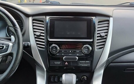 Mitsubishi Pajero Sport III рестайлинг, 2018 год, 3 099 000 рублей, 18 фотография