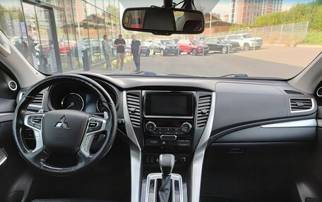 Mitsubishi Pajero Sport III рестайлинг, 2018 год, 3 099 000 рублей, 17 фотография