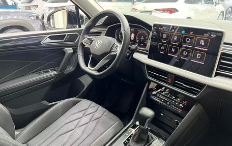 Volkswagen Tiguan II, 2023 год, 1 840 000 рублей, 17 фотография