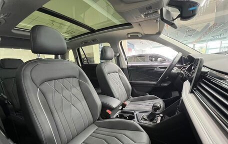Volkswagen Tiguan II, 2023 год, 1 840 000 рублей, 16 фотография